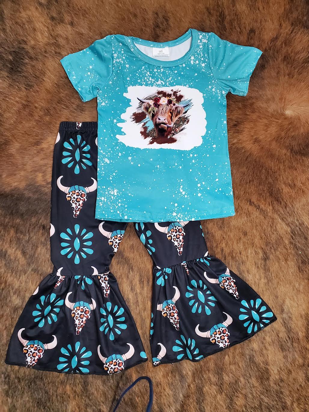 TURQUOISE HIGHLANDER COW BELLBOTTOM SET